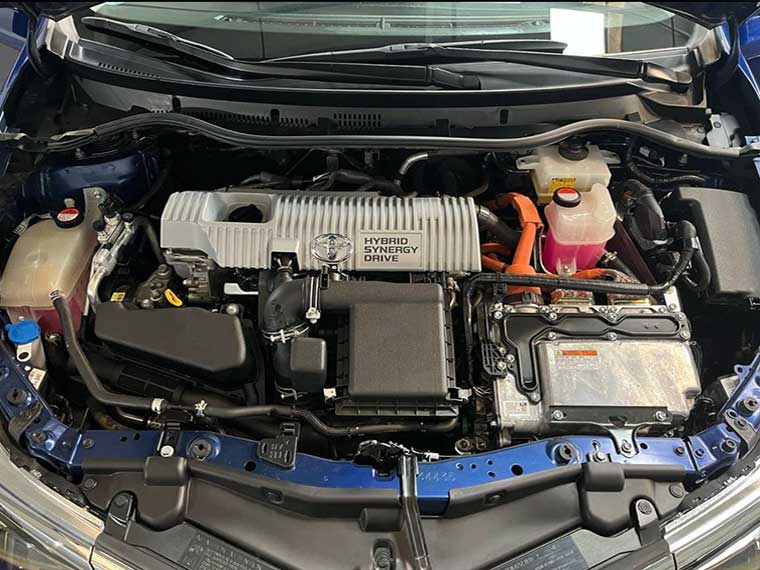 motor después de la limpieza en CaliWashCar